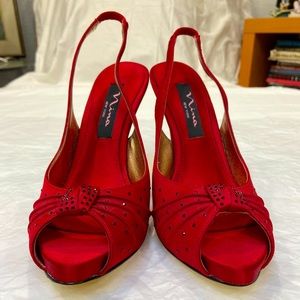 New Nina red embellished peep toe heels sz 5.5